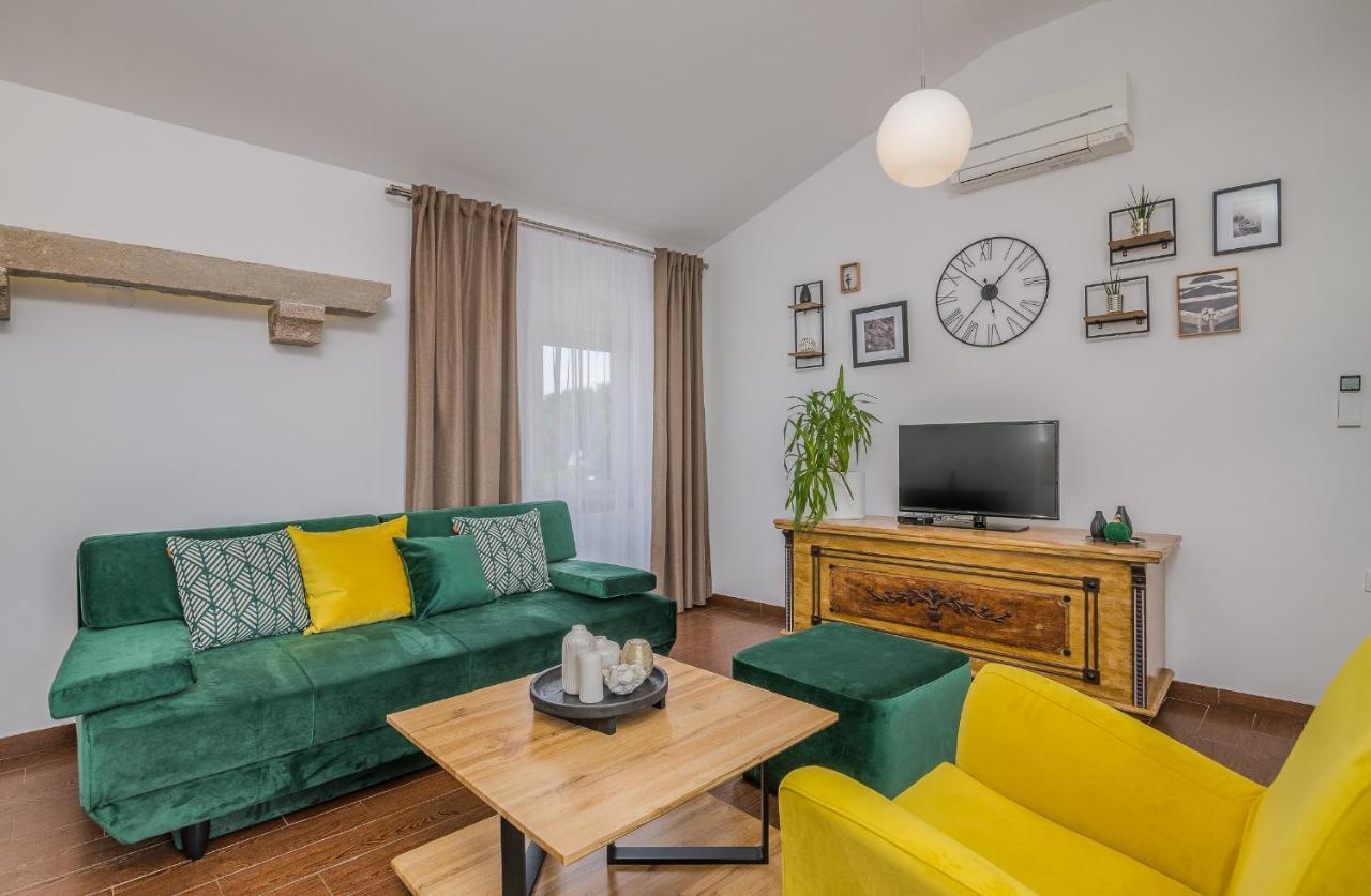 Apartment Marina Malinska Exteriör bild